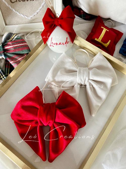 Fiocchi Pendenti Albero in Velluto: Decorazioni Natalizie Eleganti